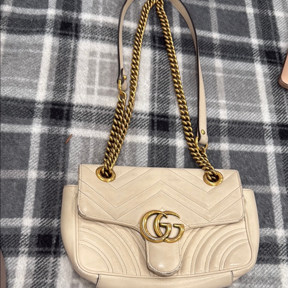 Gucci Cream and Gold Quilted Shoulder Bag